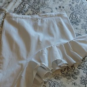White denim skirt